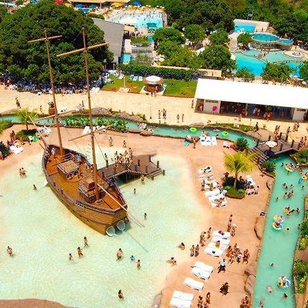 Spazzio Diroma Com Acesso Ao Acqua Park - Temporada Cn Adriele Caldas Novas Kültér fotó