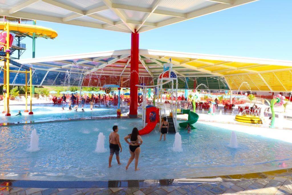 Spazzio Diroma Com Acesso Ao Acqua Park - Temporada Cn Adriele Caldas Novas Kültér fotó